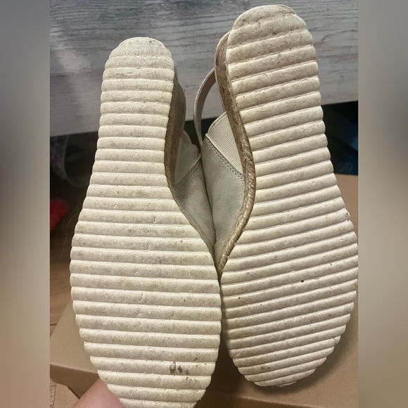 LifeStride Women's Cream Wedge Sandals - Picture 6 of 9